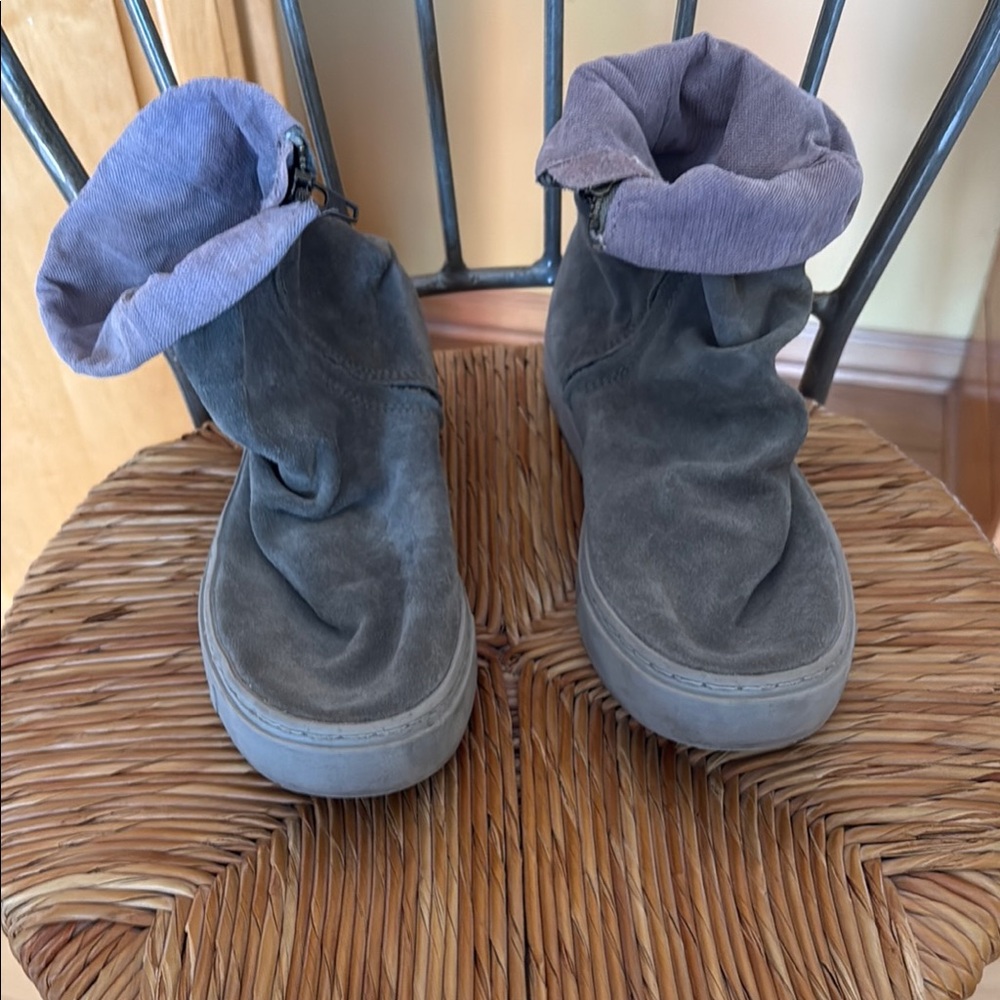 Gray and Purple Ankle Boots with Cushioned Sole